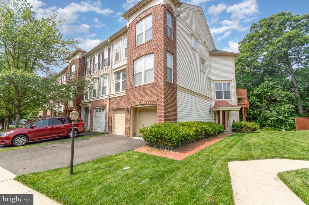 43095 HUNTERS GREEN