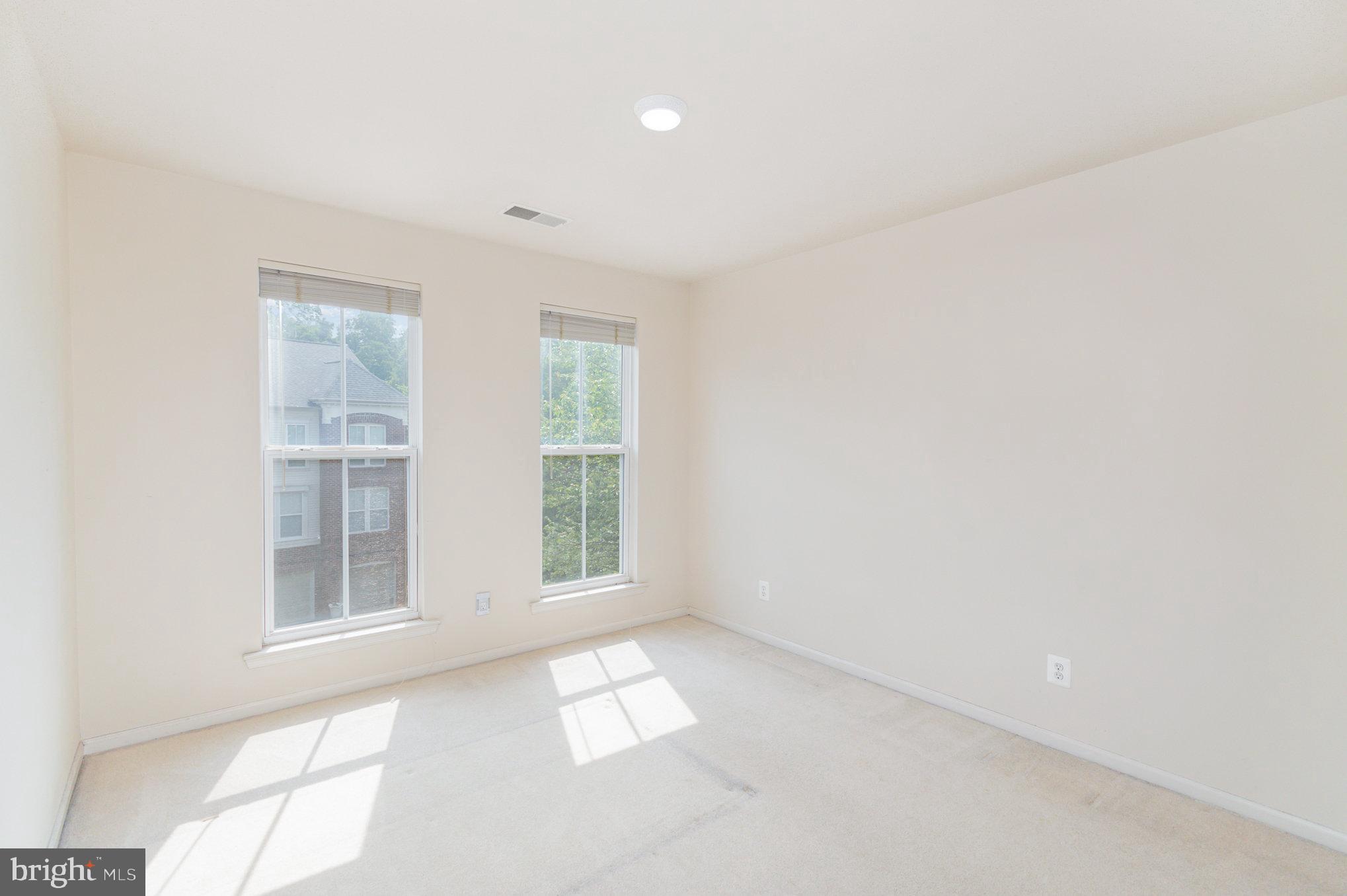 43095 HUNTERS GREEN