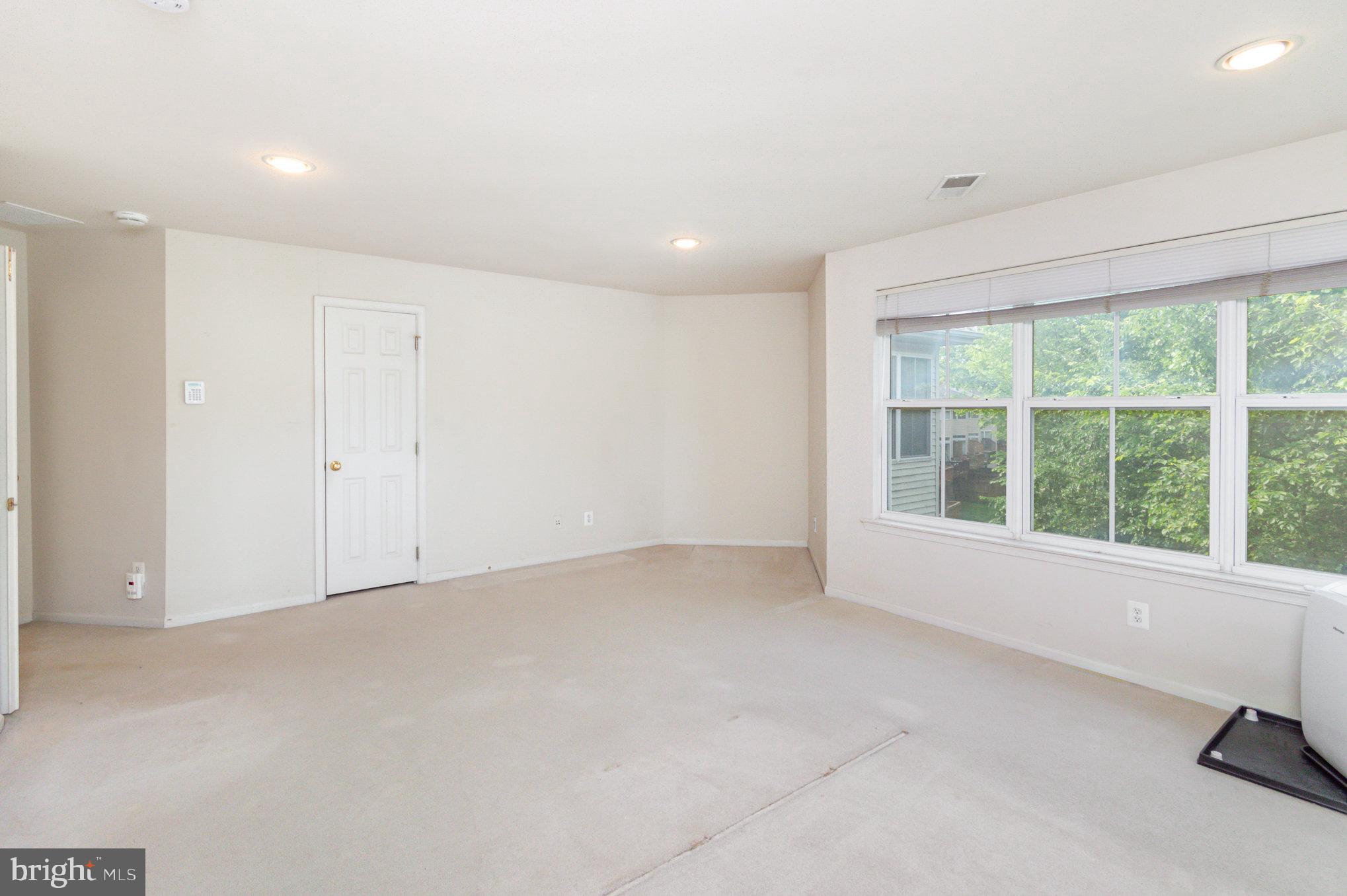 43095 HUNTERS GREEN