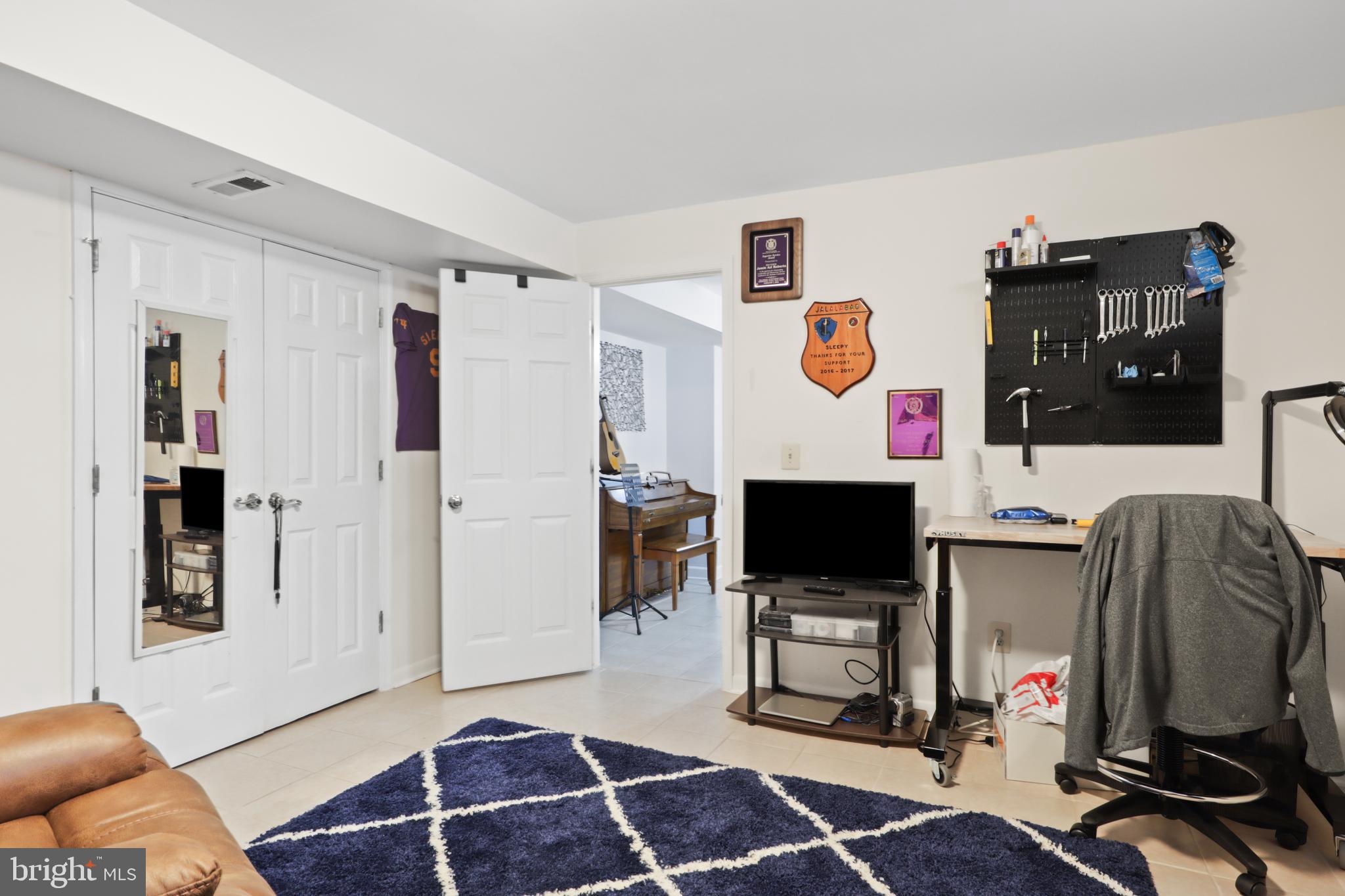 47627 RHYOLITE PLACE