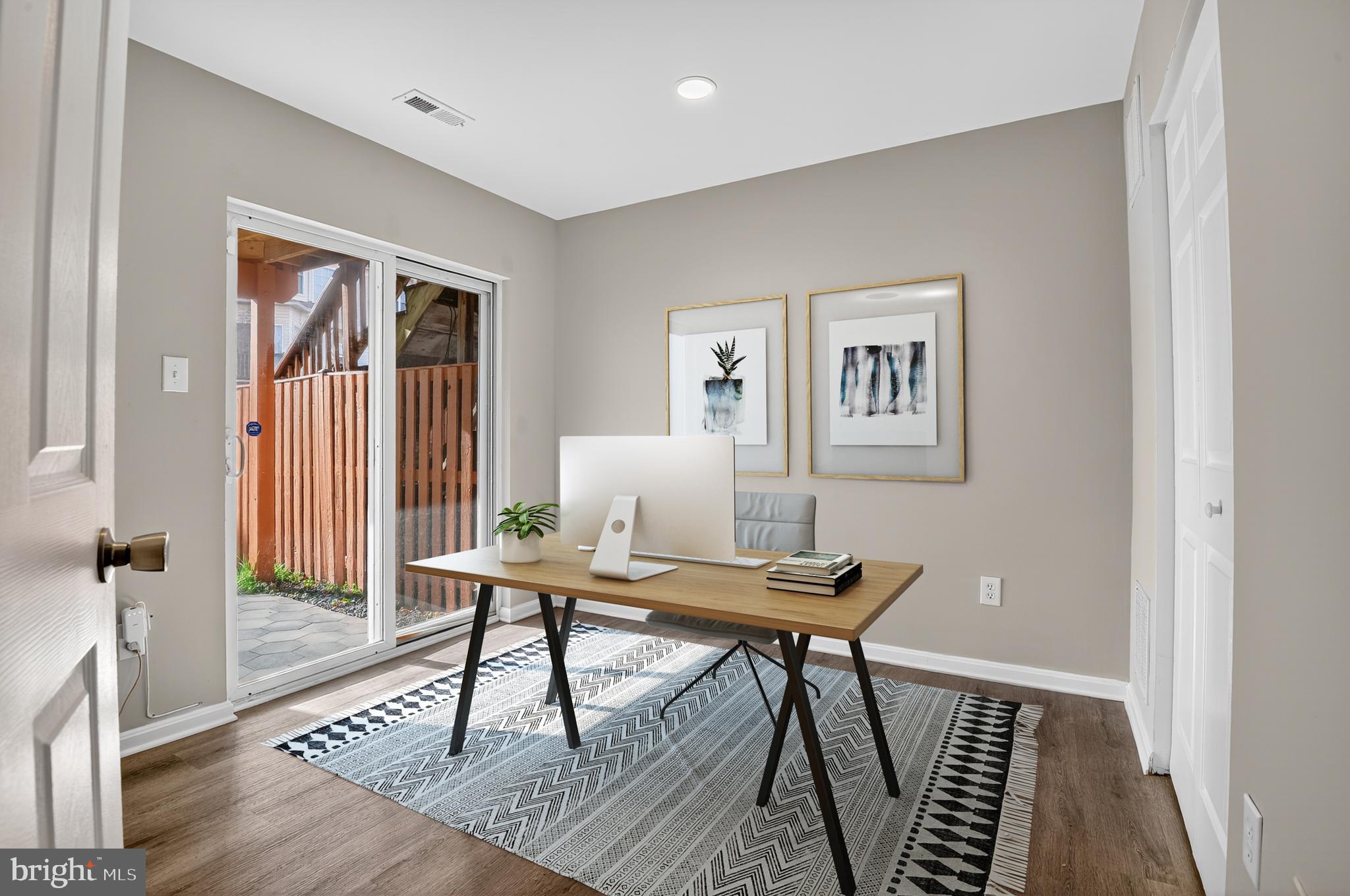 45445 TIMBER TRAIL SQUARE