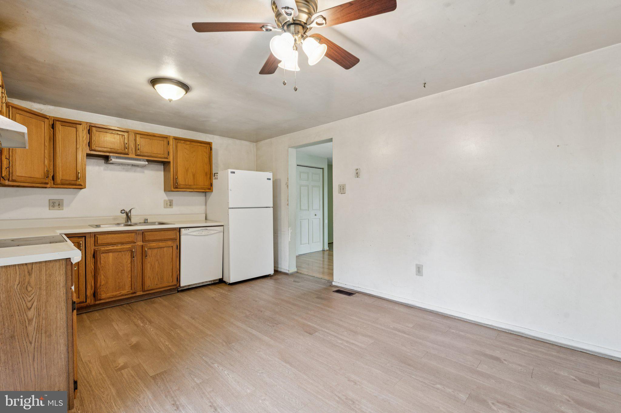 127 OAK VIEW DRIVE SE