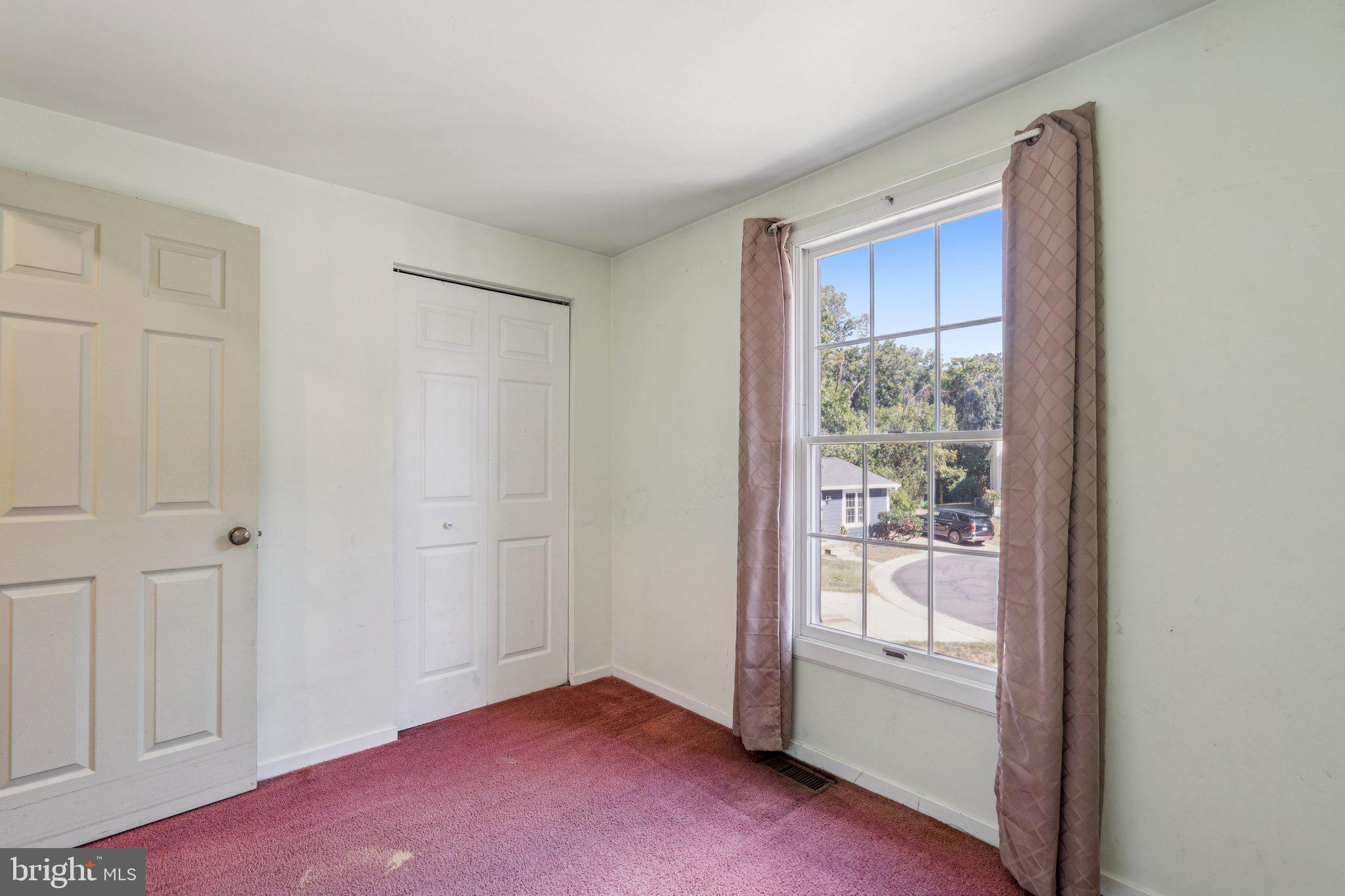 127 OAK VIEW DRIVE SE