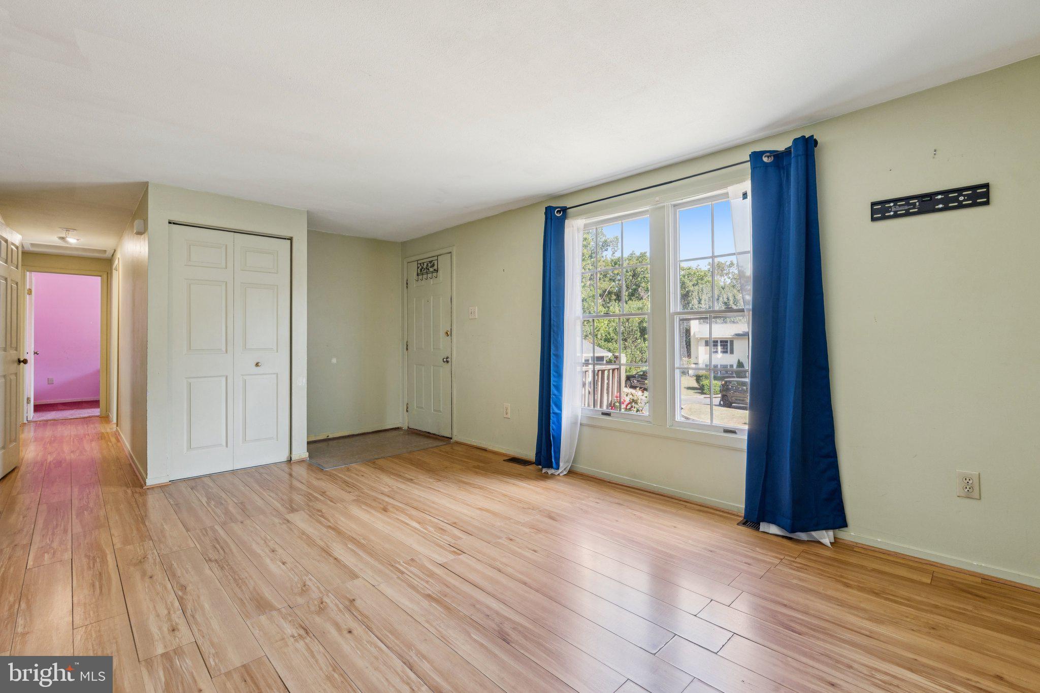 127 OAK VIEW DRIVE SE
