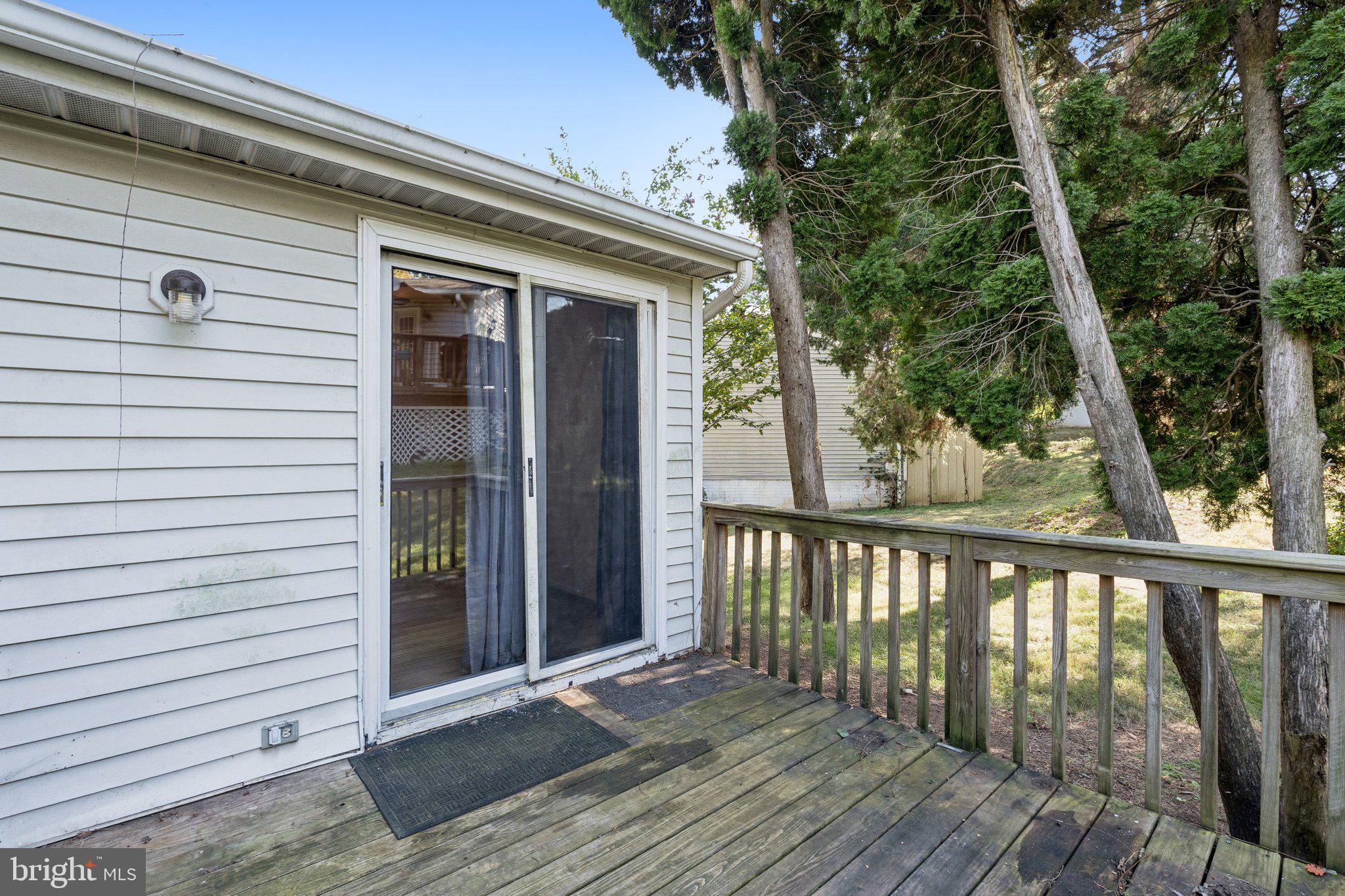 127 OAK VIEW DRIVE SE
