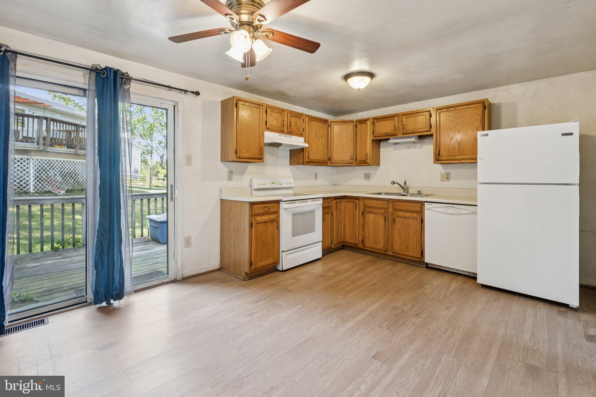 127 OAK VIEW DRIVE SE