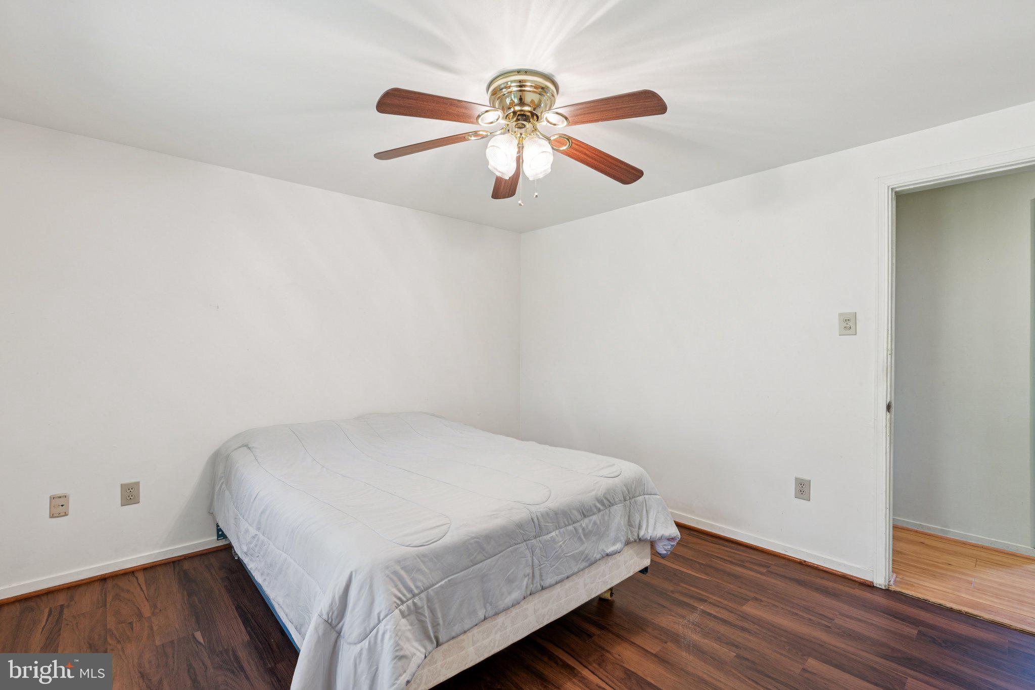 127 OAK VIEW DRIVE SE