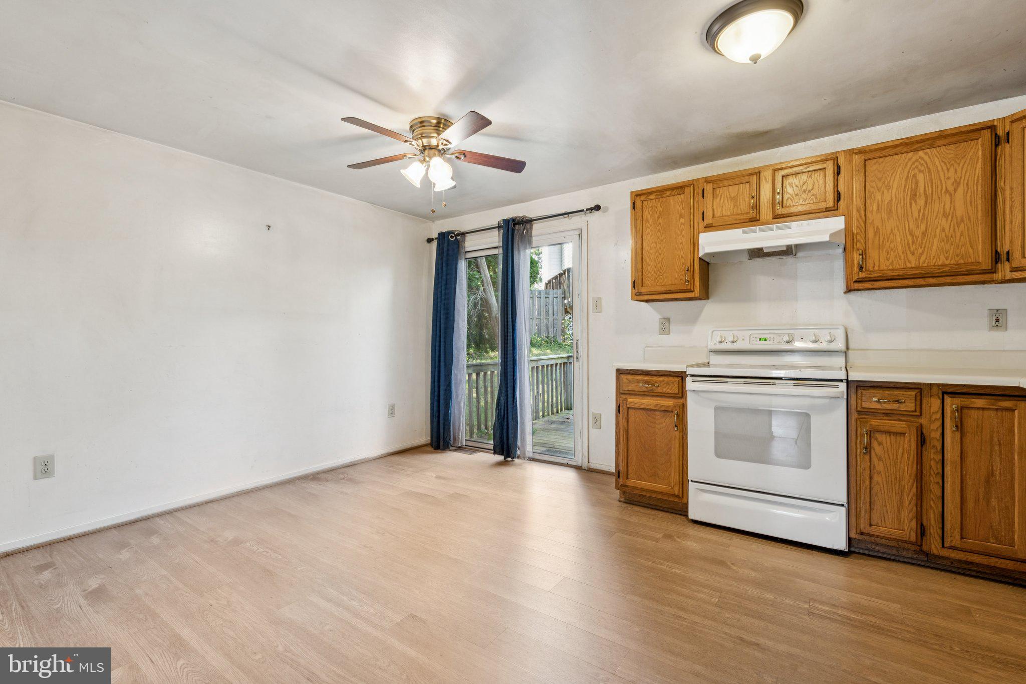127 OAK VIEW DRIVE SE