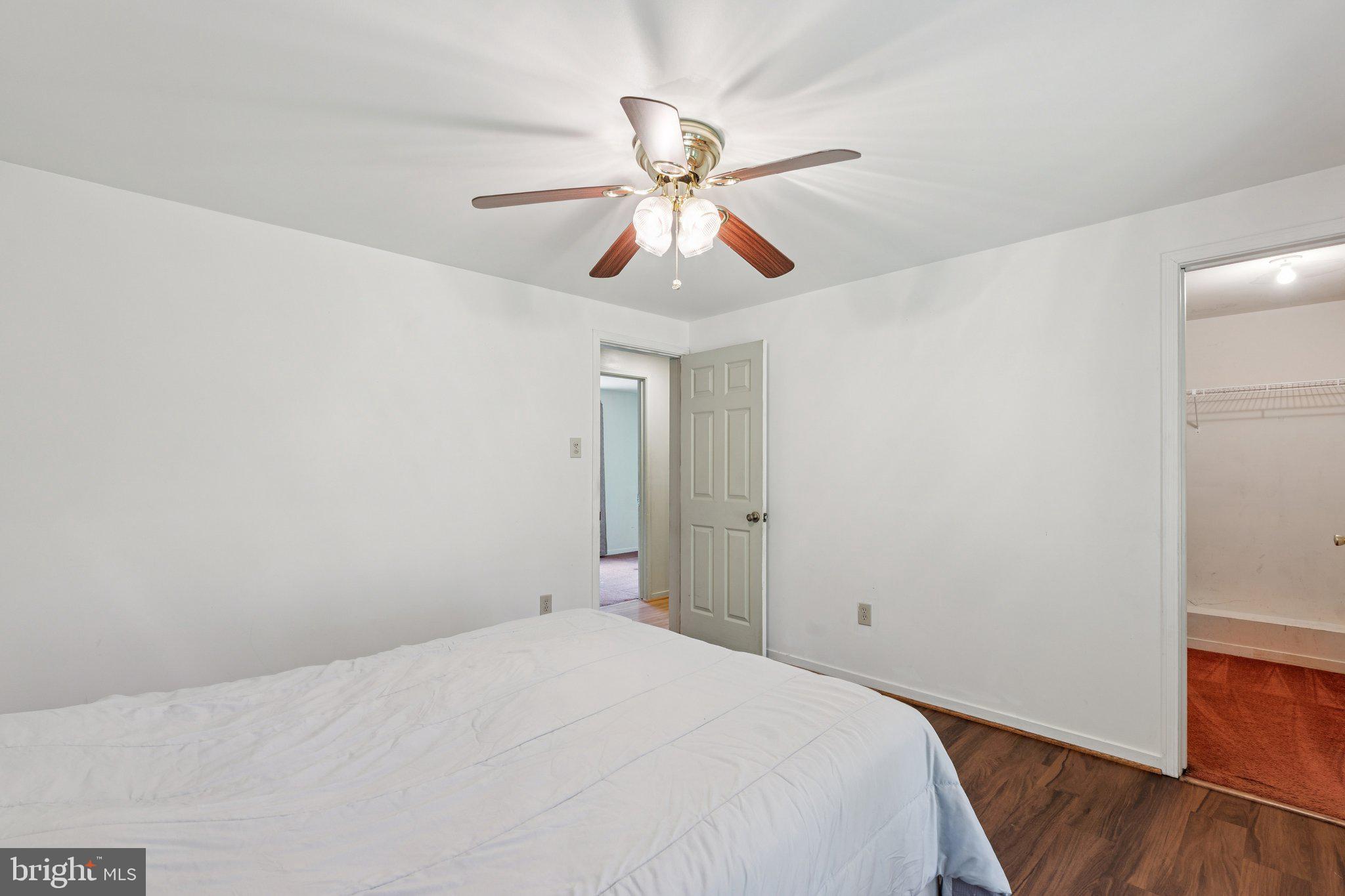 127 OAK VIEW DRIVE SE