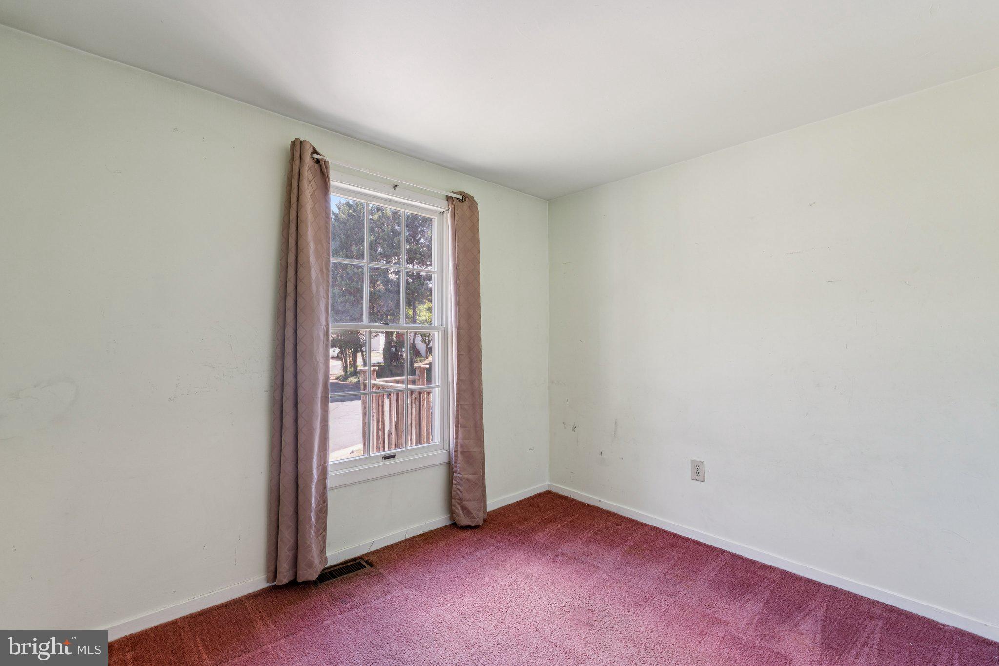 127 OAK VIEW DRIVE SE