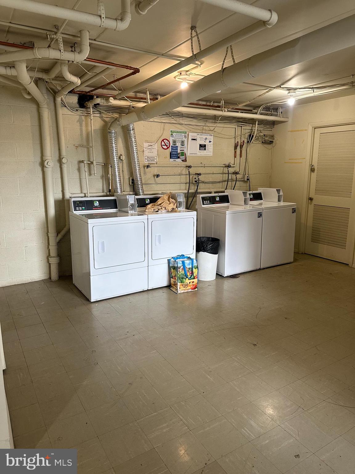 125 CLUBHOUSE DRIVE I SW 1