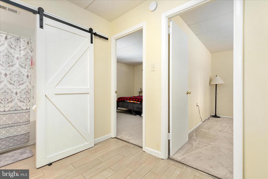 125 CLUBHOUSE DRIVE I SW 1