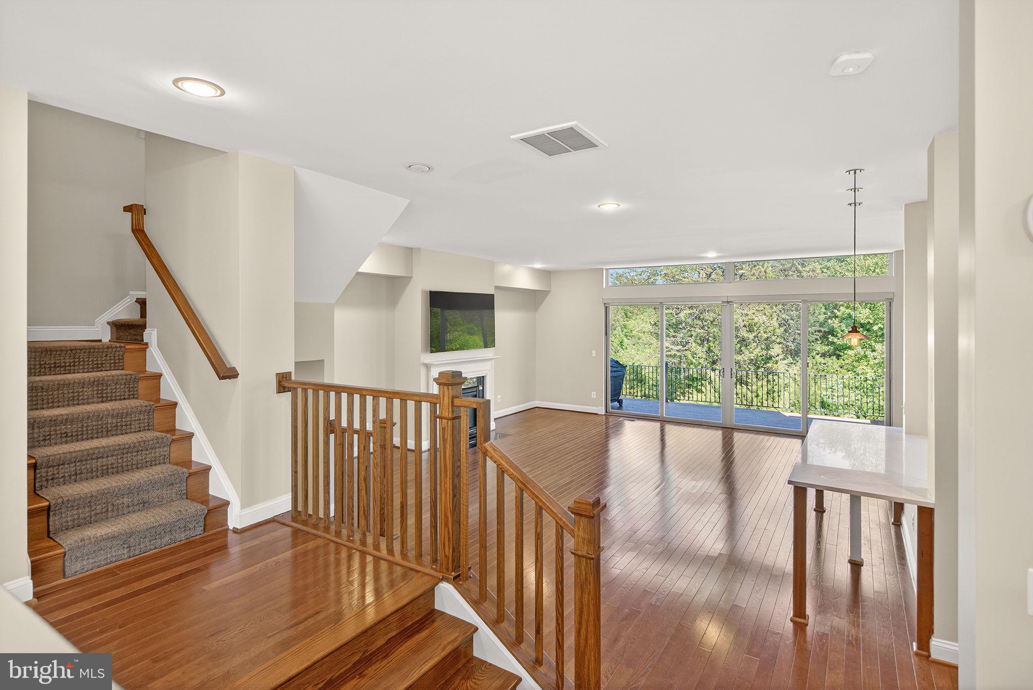 23394 EVENING PRIMROSE SQUARE