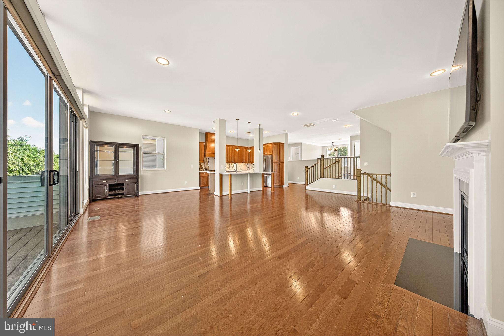 23394 EVENING PRIMROSE SQUARE