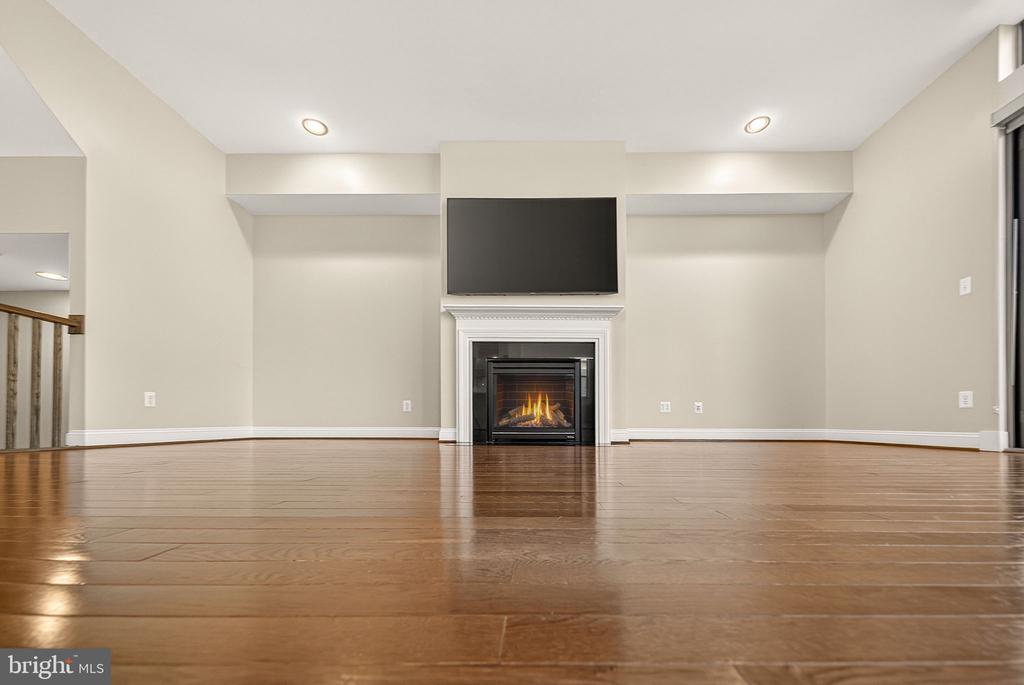 23394 EVENING PRIMROSE SQUARE