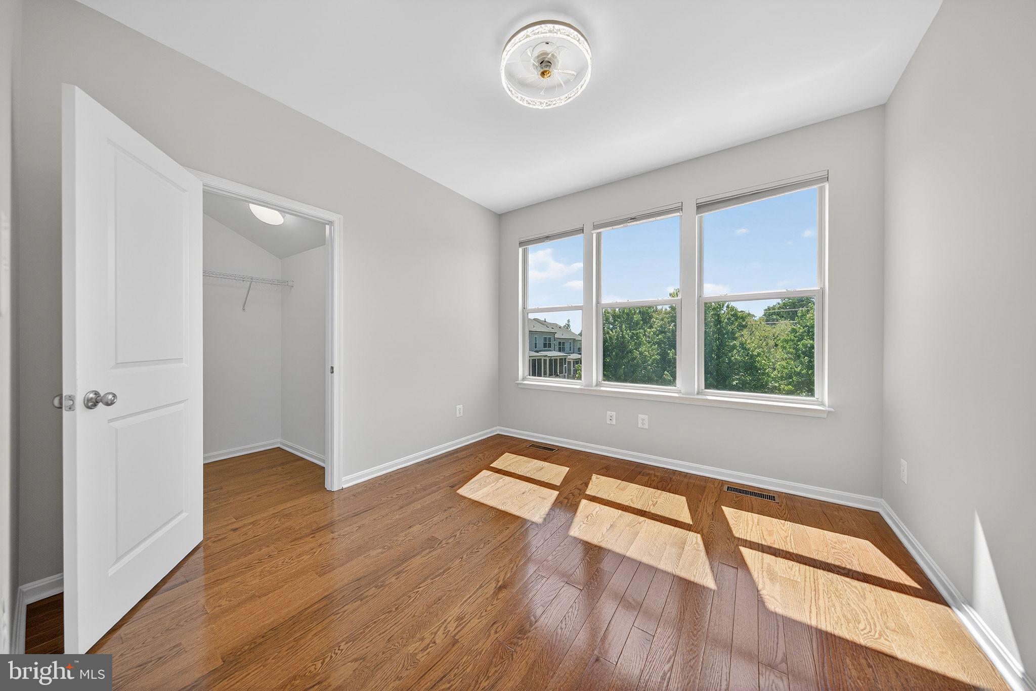 23394 EVENING PRIMROSE SQUARE