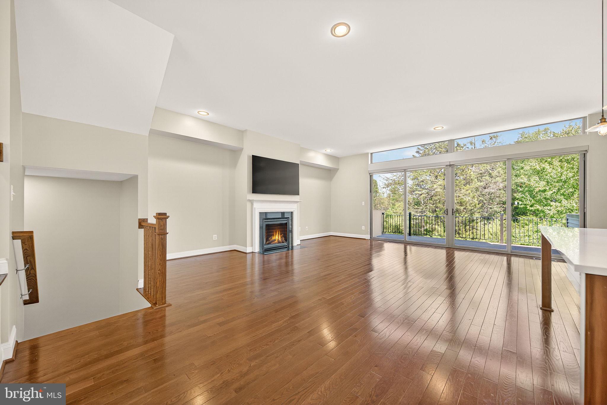 23394 EVENING PRIMROSE SQUARE