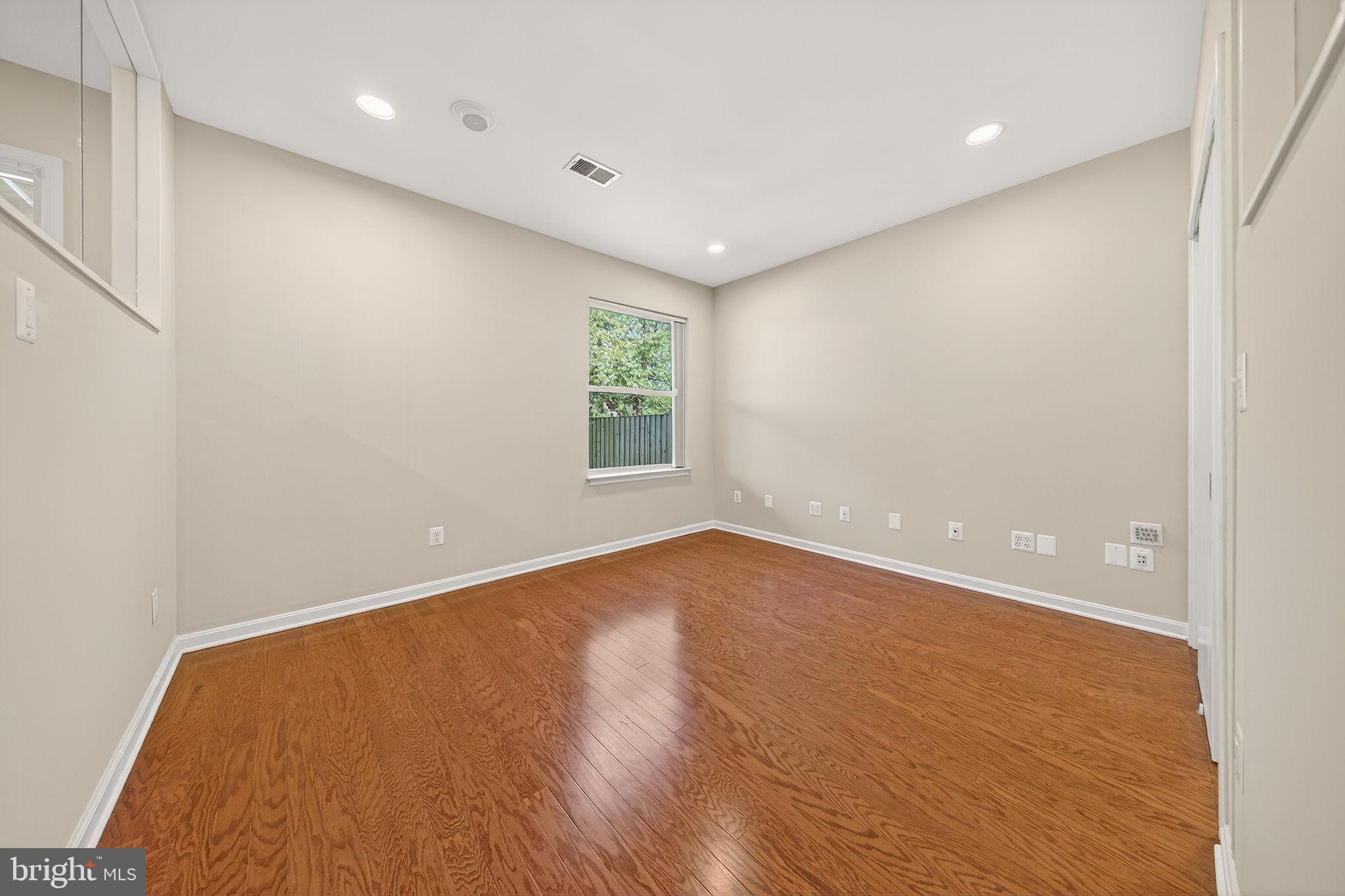 23394 EVENING PRIMROSE SQUARE