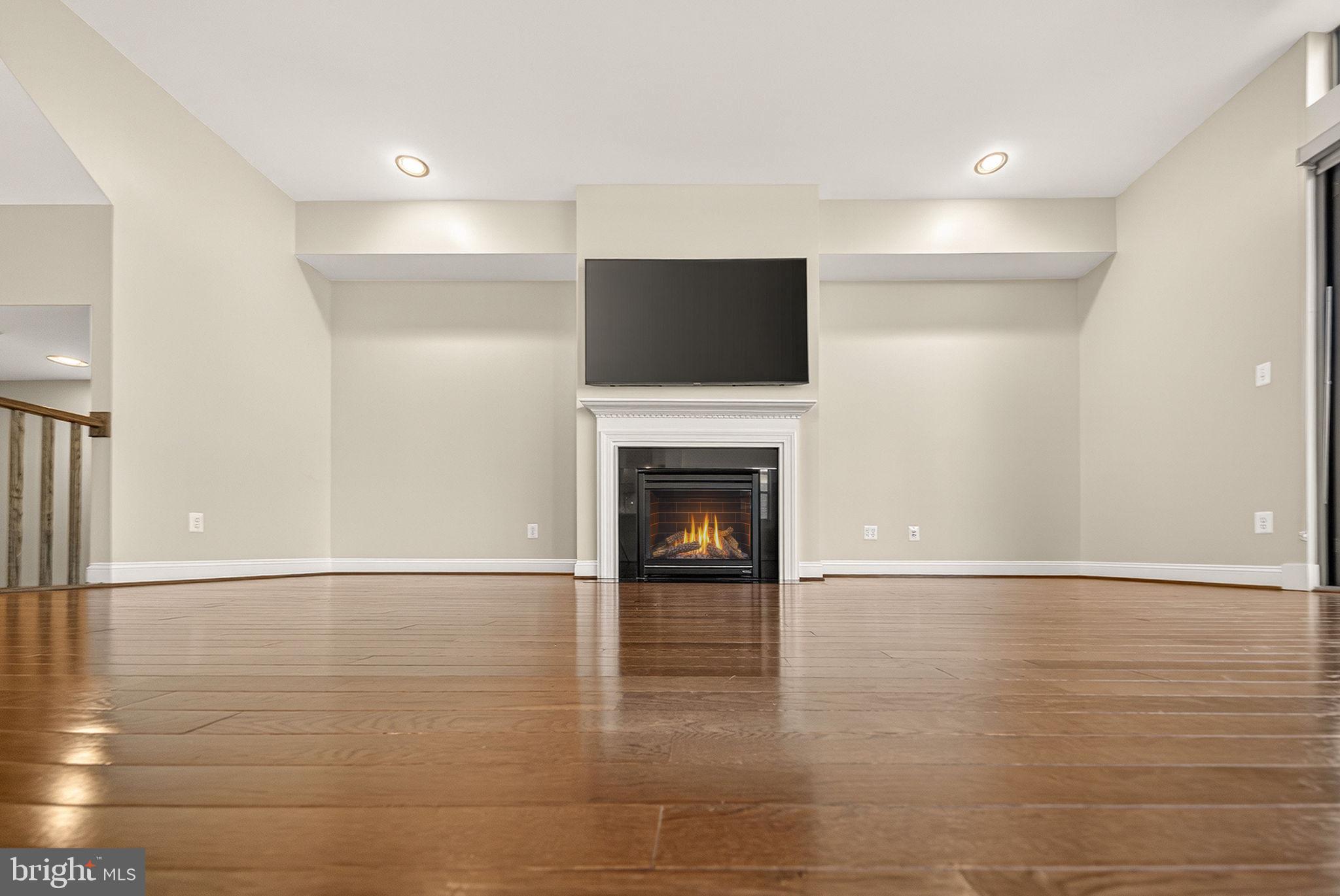 23394 EVENING PRIMROSE SQUARE