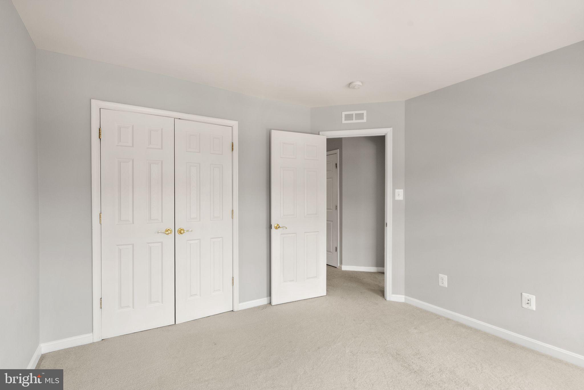 21776 LADYSLIPPER SQUARE