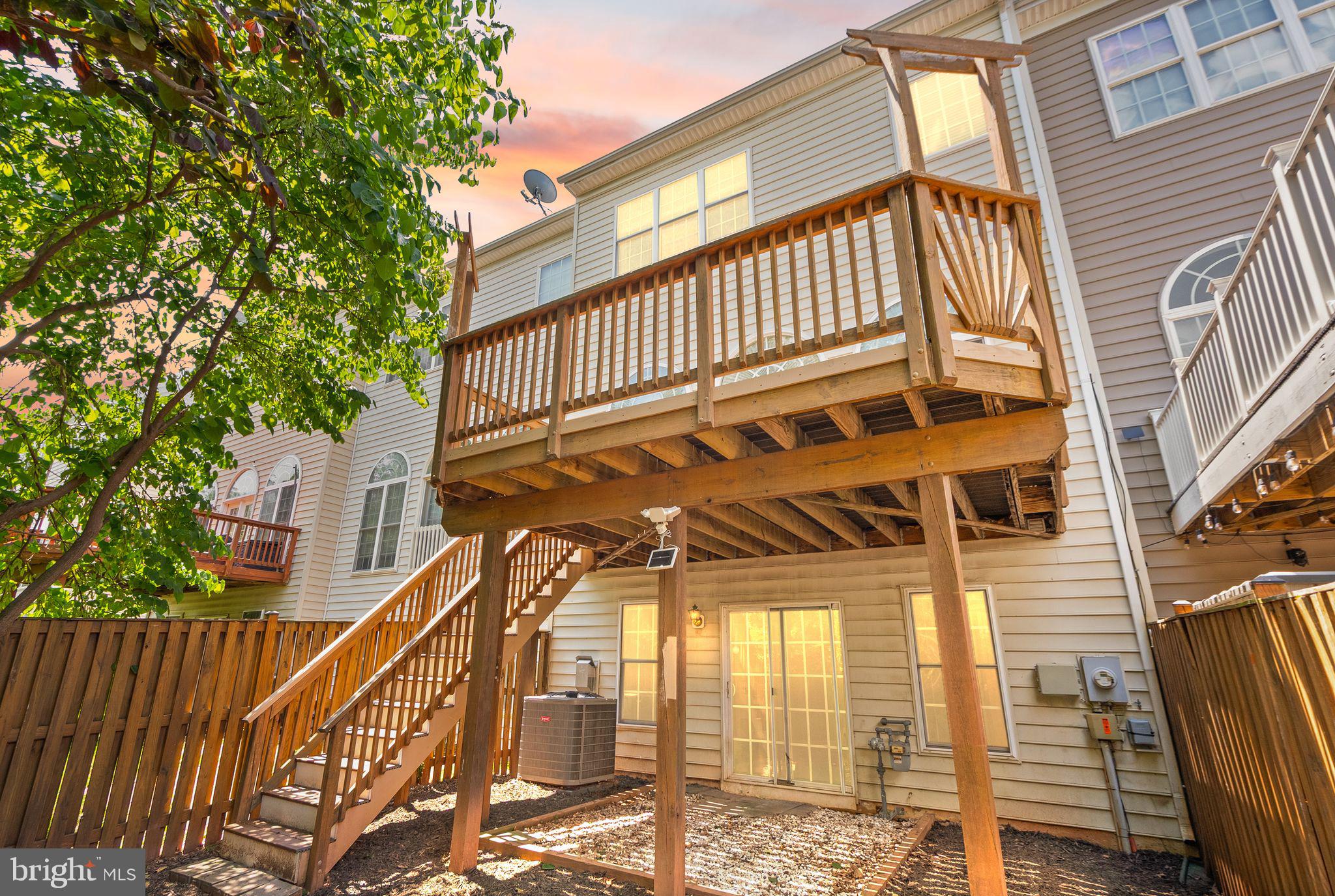 21776 LADYSLIPPER SQUARE