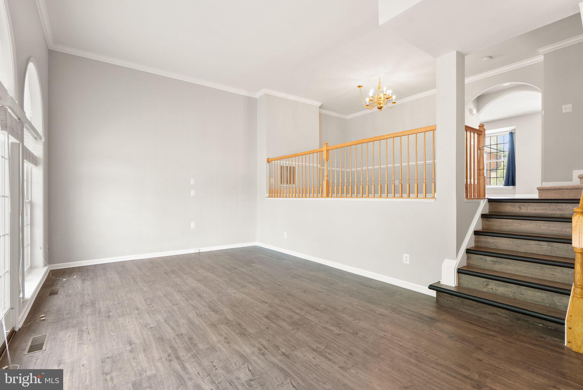 21776 LADYSLIPPER SQUARE