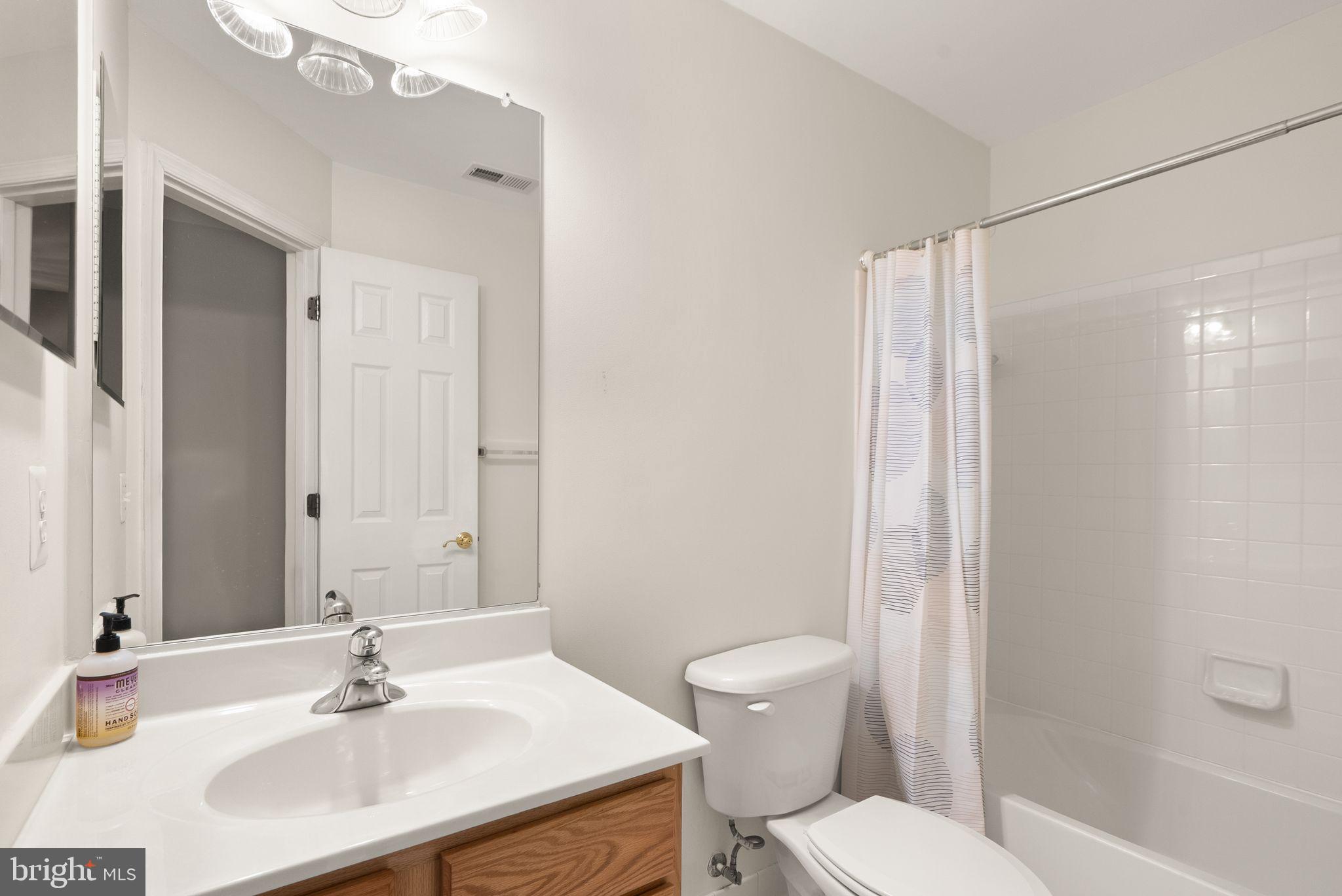 21776 LADYSLIPPER SQUARE