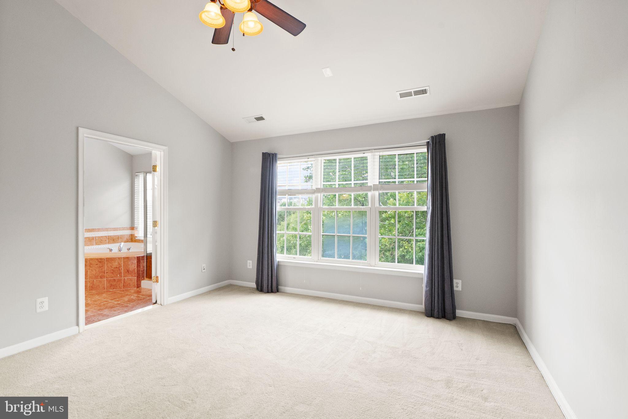 21776 LADYSLIPPER SQUARE