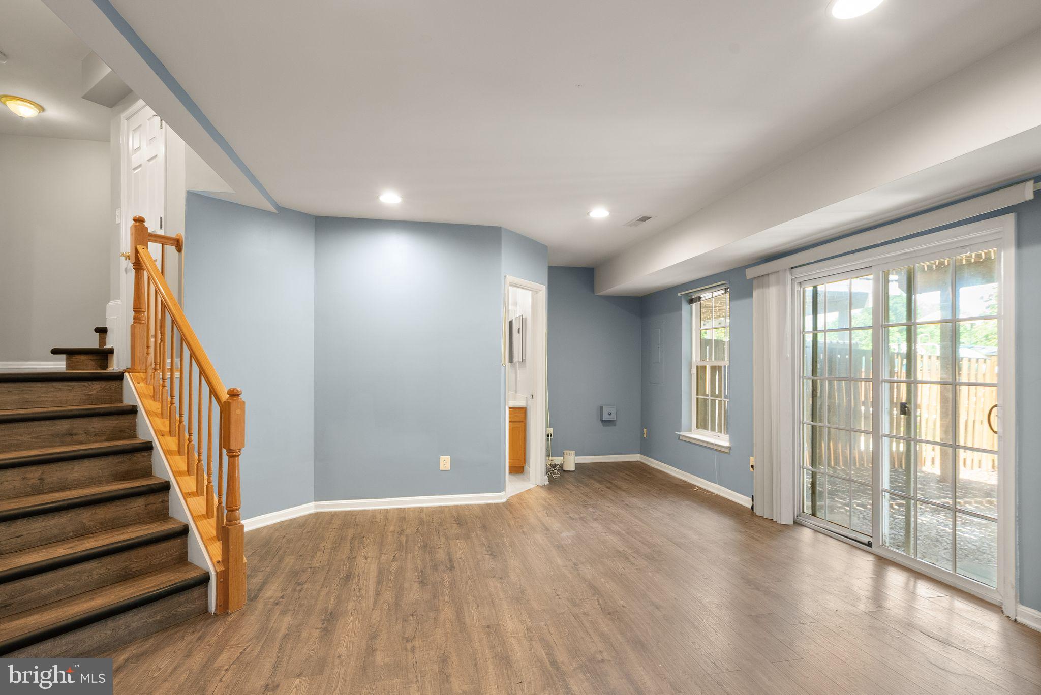 21776 LADYSLIPPER SQUARE