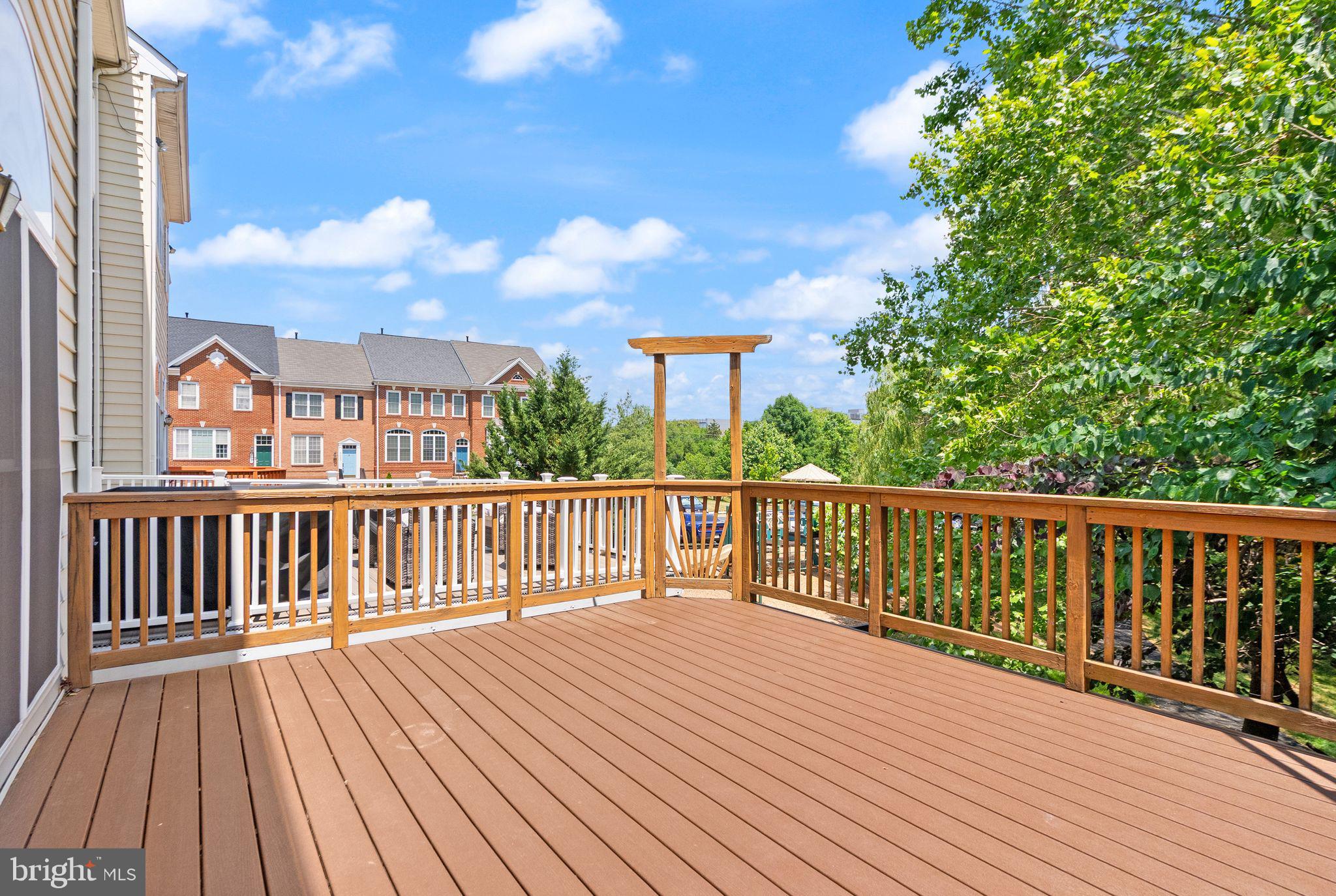 21776 LADYSLIPPER SQUARE