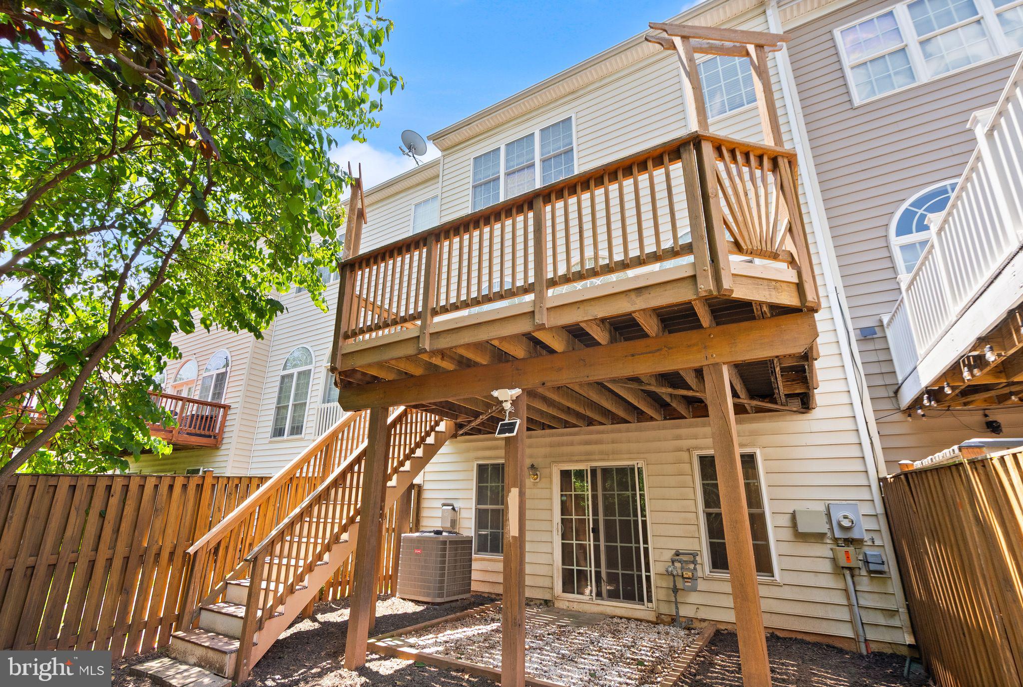 21776 LADYSLIPPER SQUARE