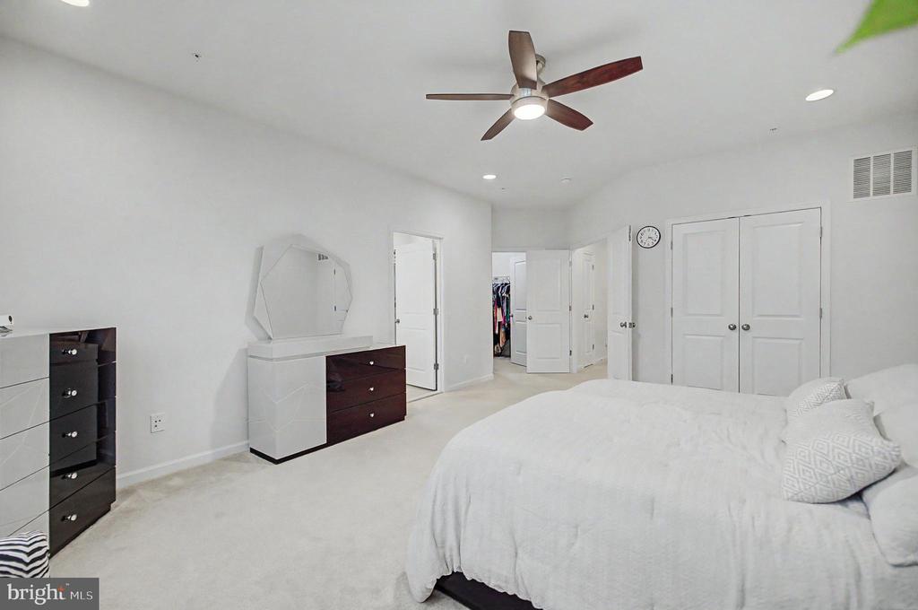 23398 EPPERSON SQUARE