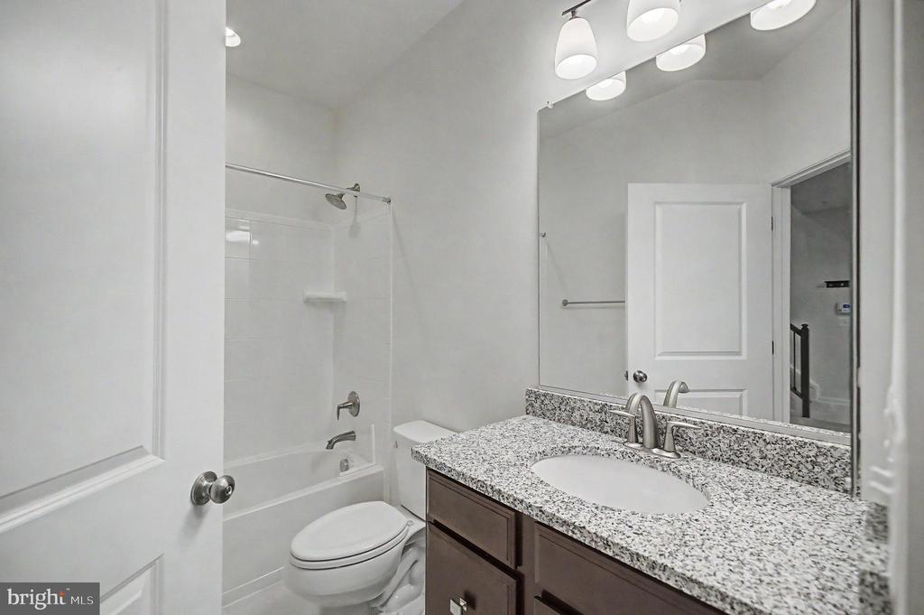 23398 EPPERSON SQUARE