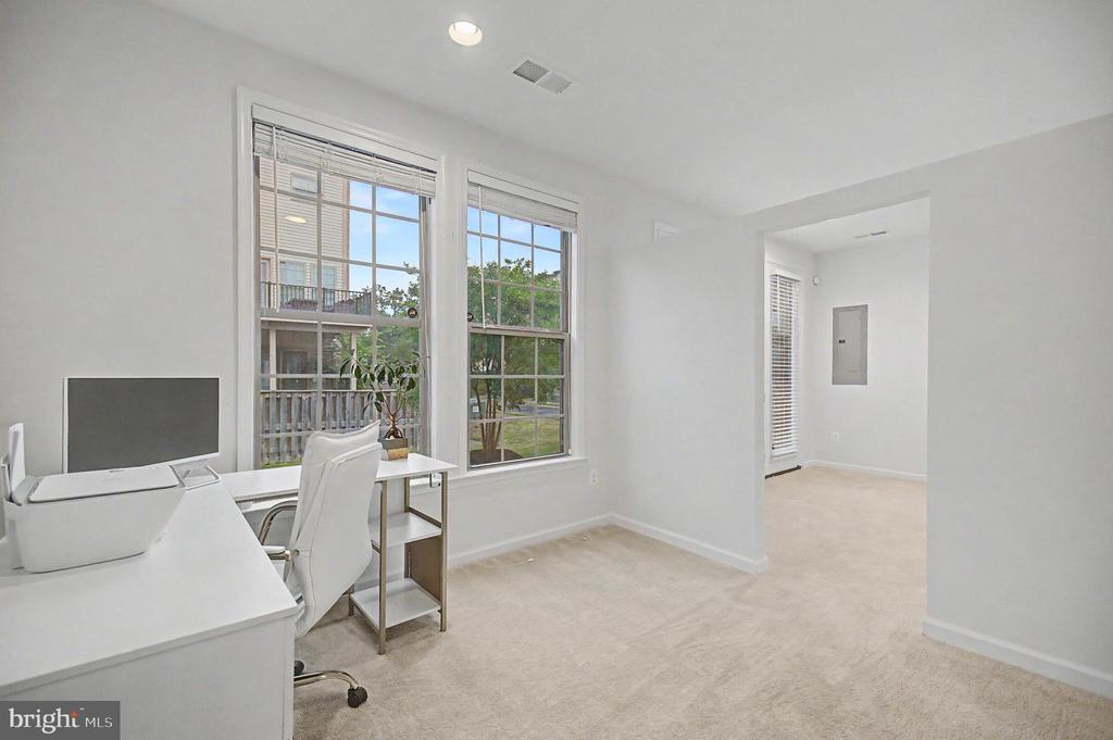 23398 EPPERSON SQUARE