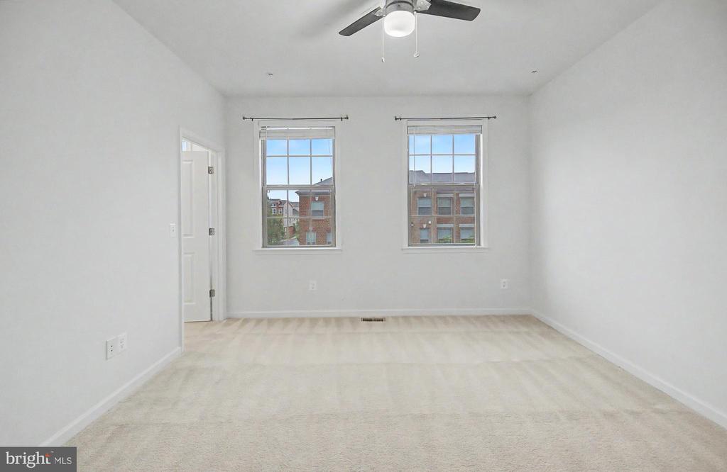 23398 EPPERSON SQUARE