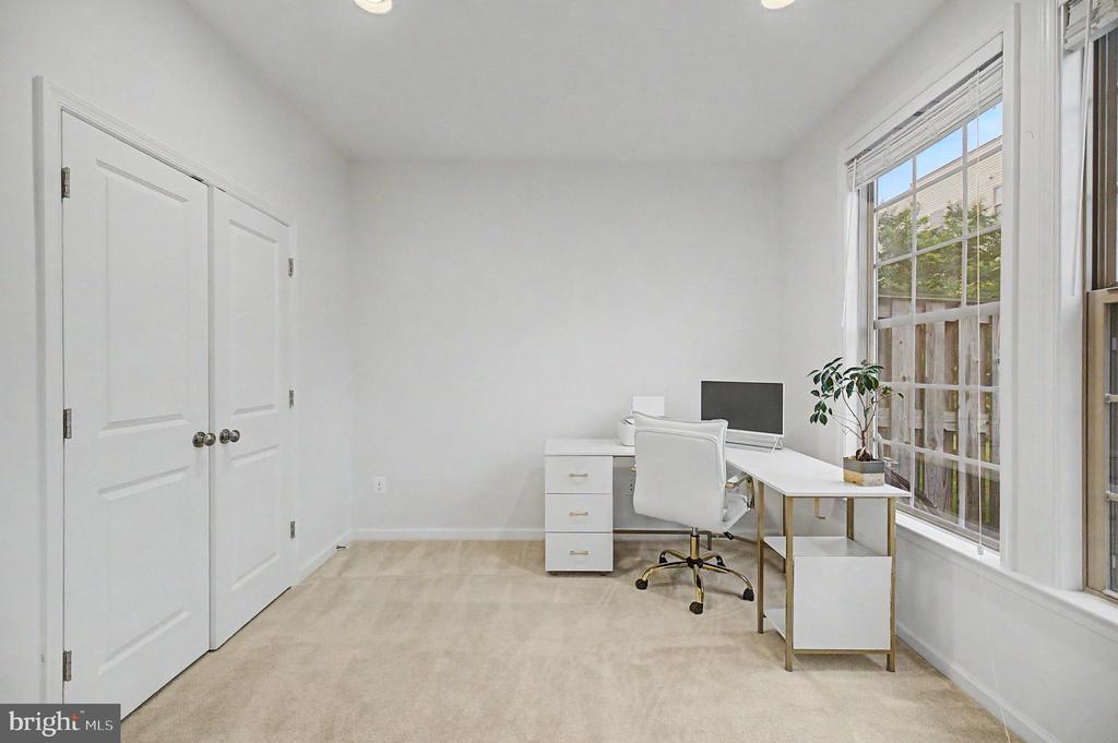 23398 EPPERSON SQUARE