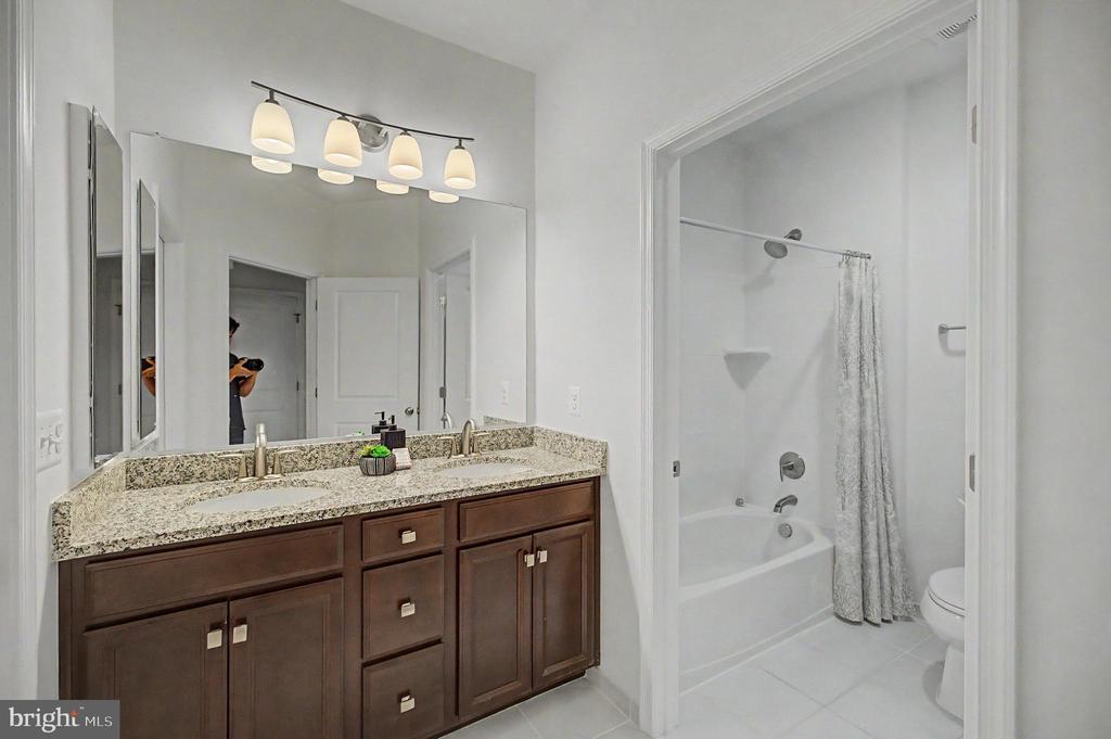 23398 EPPERSON SQUARE