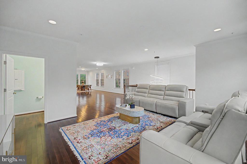 23398 EPPERSON SQUARE
