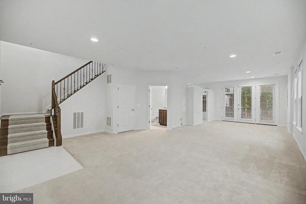 23398 EPPERSON SQUARE