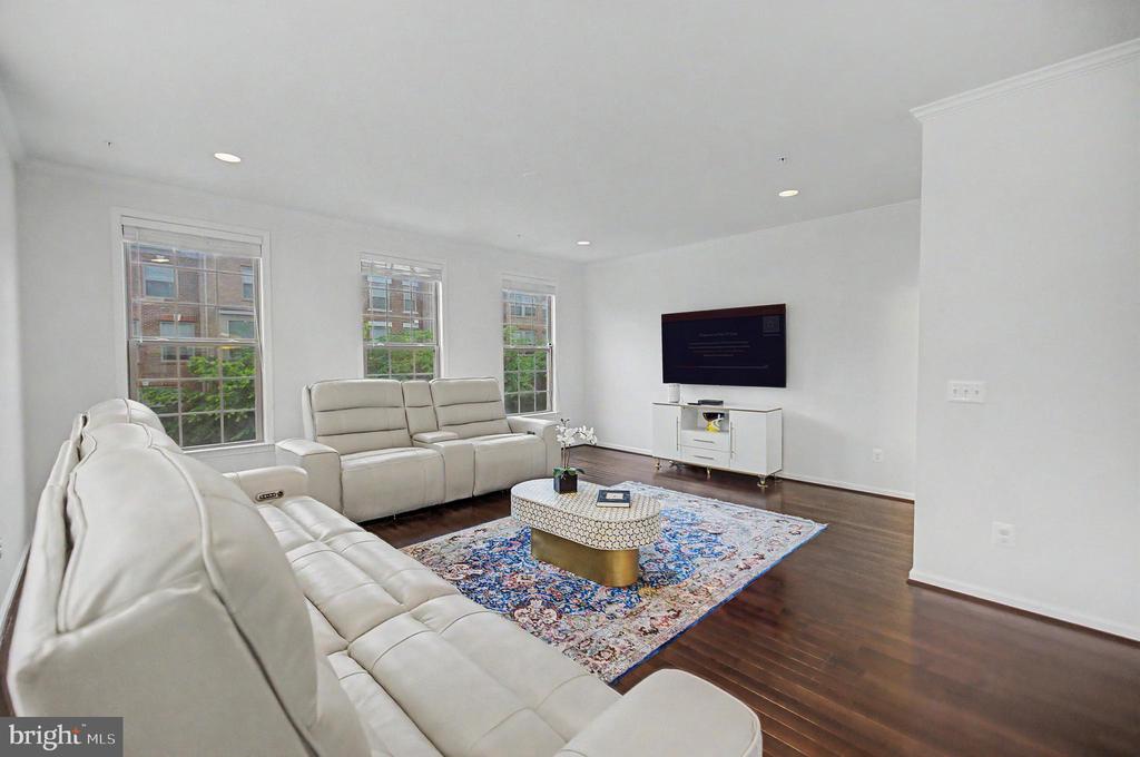 23398 EPPERSON SQUARE