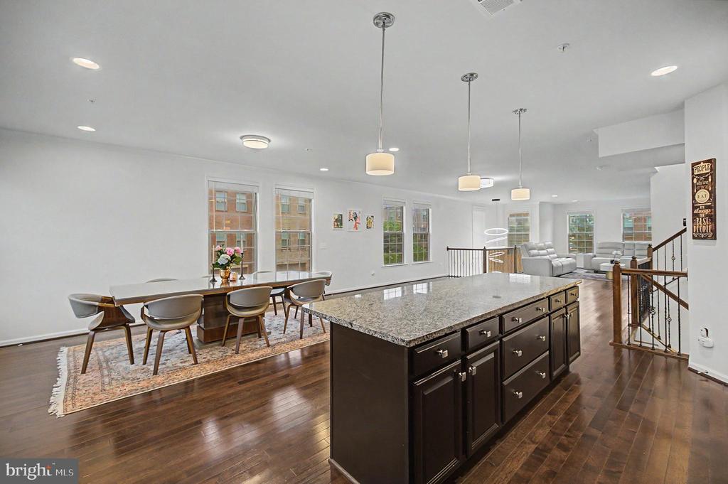 23398 EPPERSON SQUARE