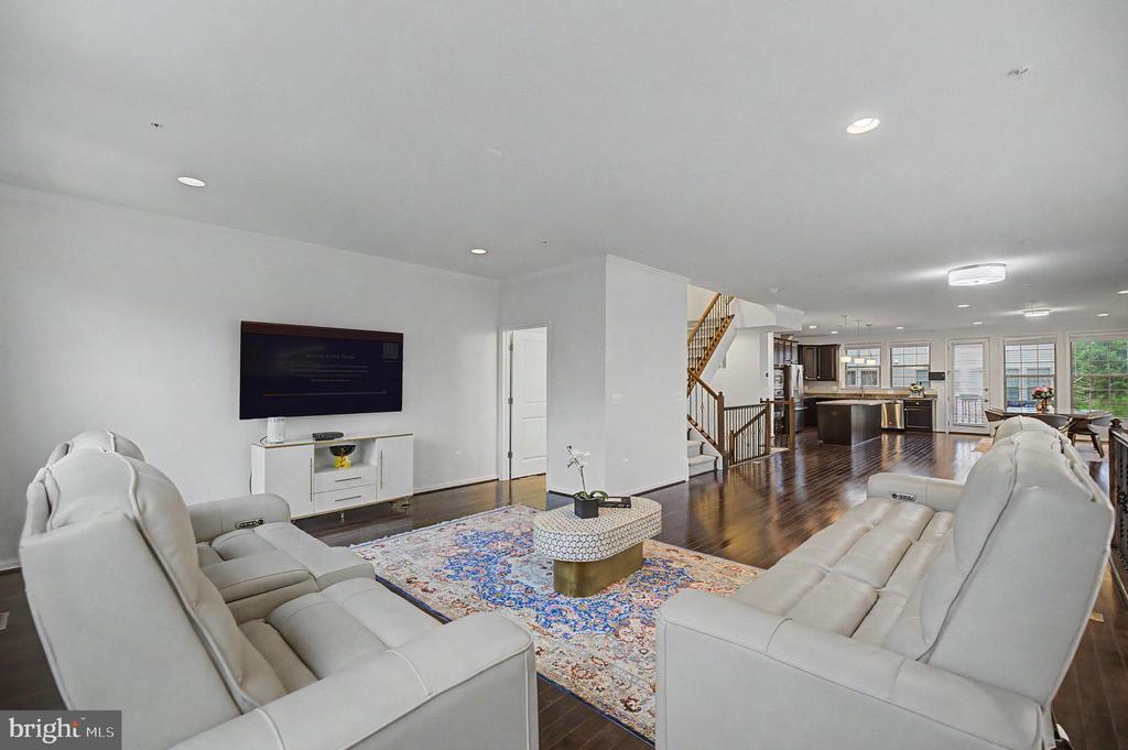 23398 EPPERSON SQUARE