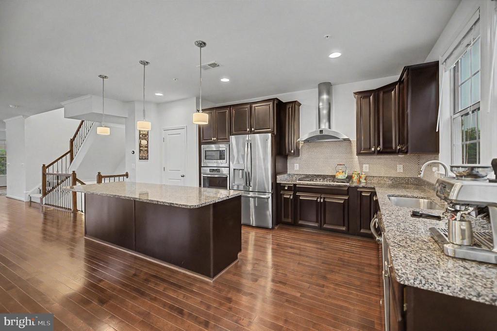 23398 EPPERSON SQUARE
