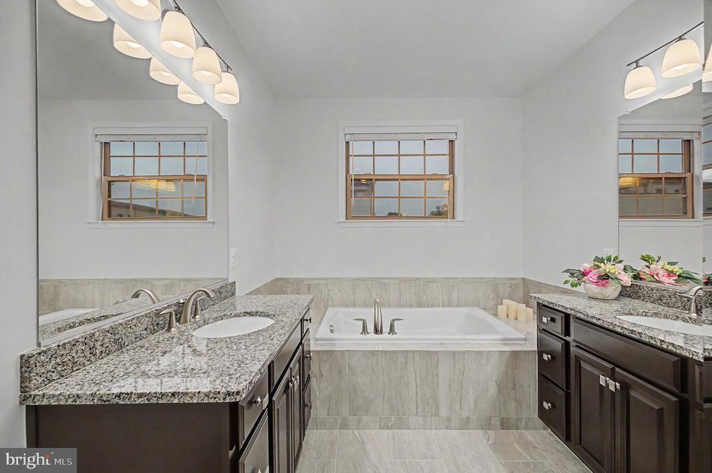 23398 EPPERSON SQUARE