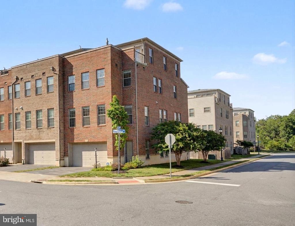 23398 EPPERSON SQUARE