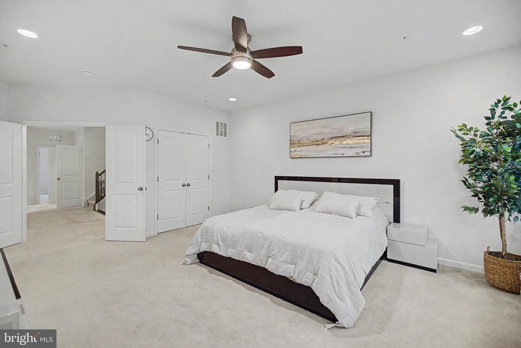 23398 EPPERSON SQUARE