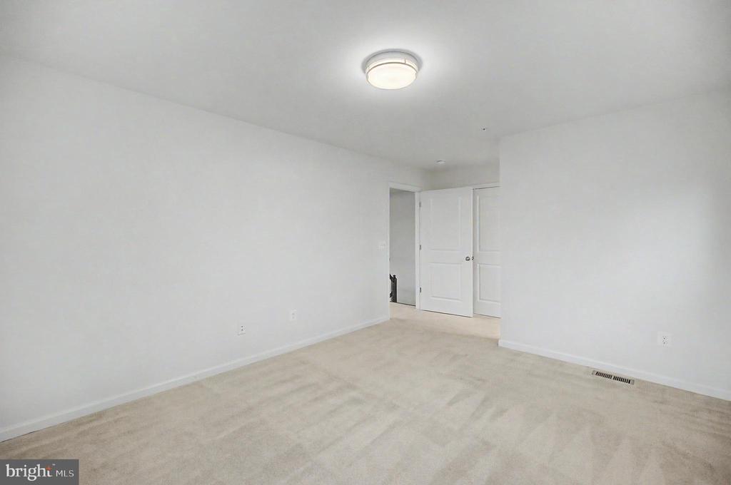 23398 EPPERSON SQUARE