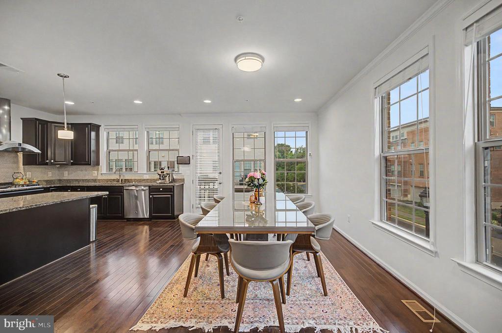 23398 EPPERSON SQUARE