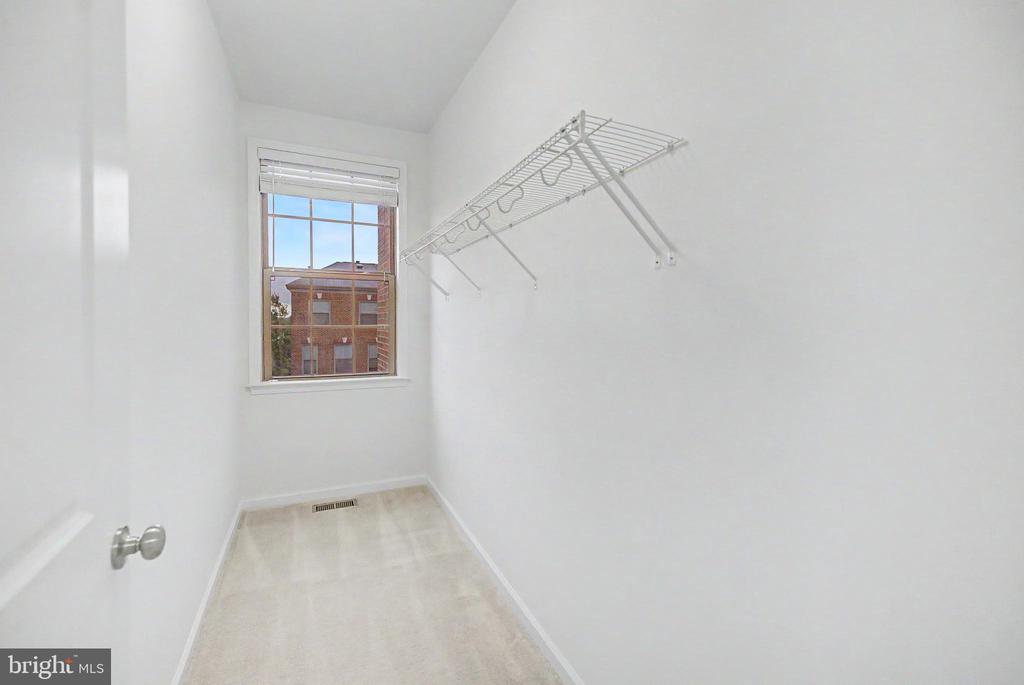 23398 EPPERSON SQUARE