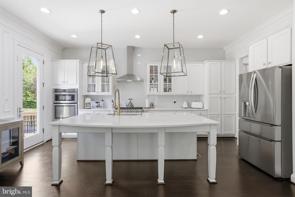 20623 HOLYOKE DRIVE